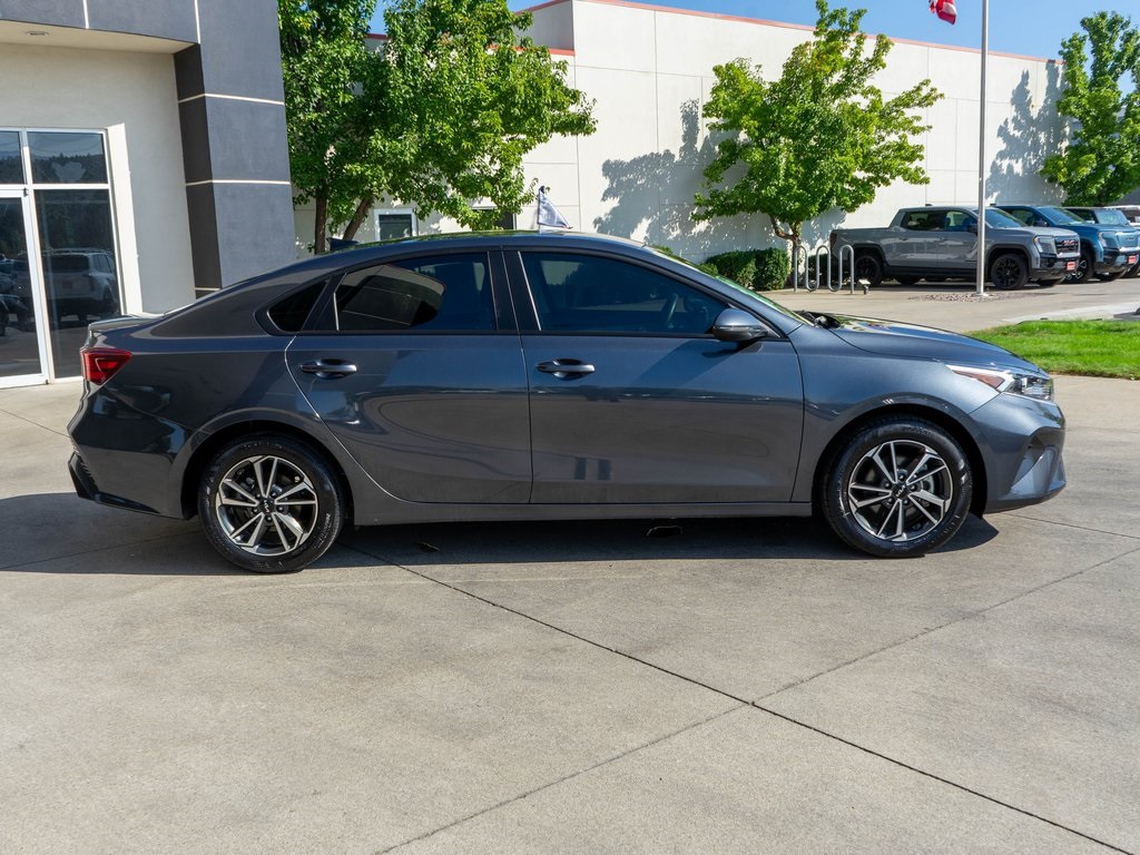 2023 Kia Forte LXS photo 7