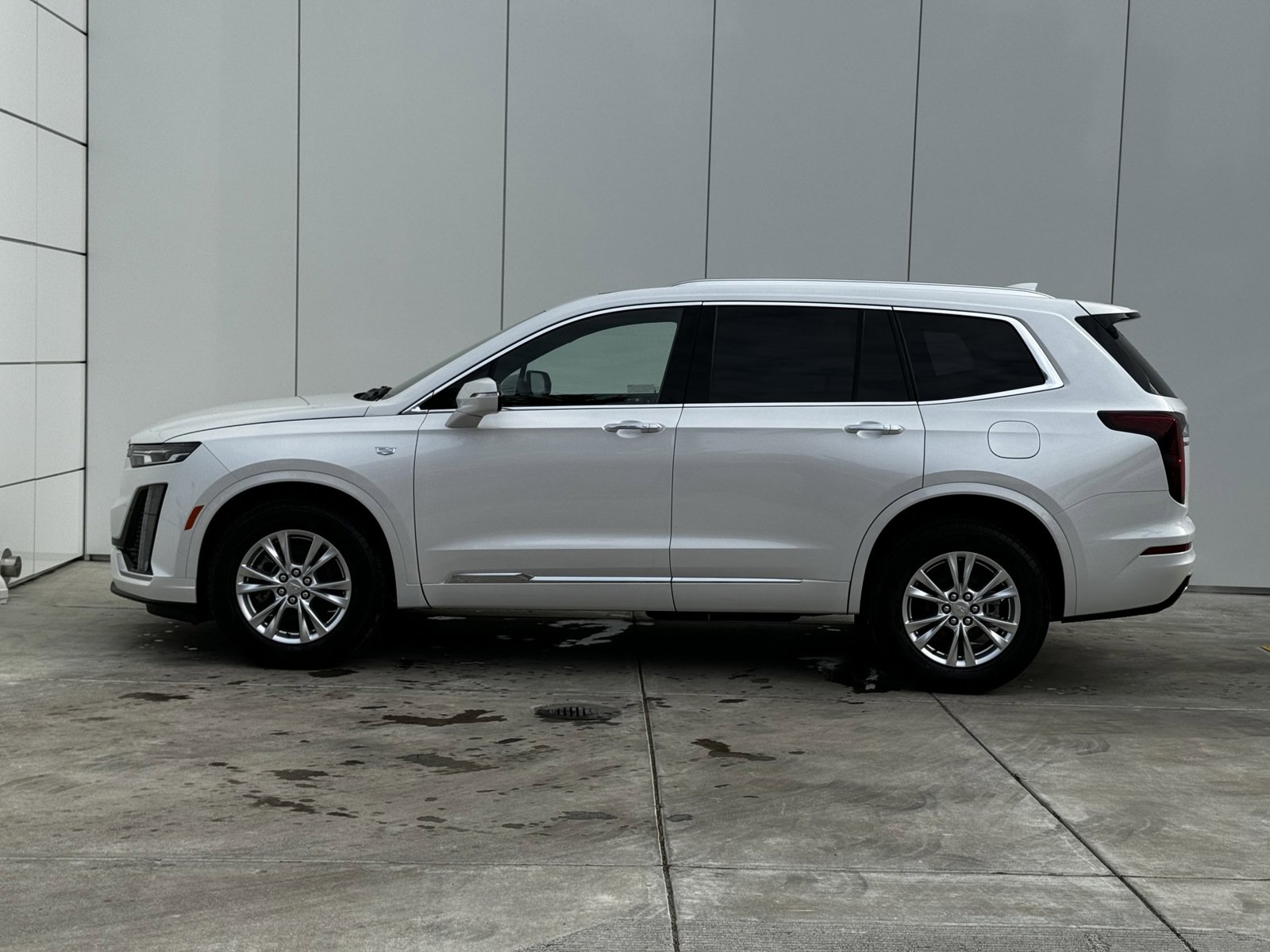 2025 Cadillac XT6 Luxury photo 4
