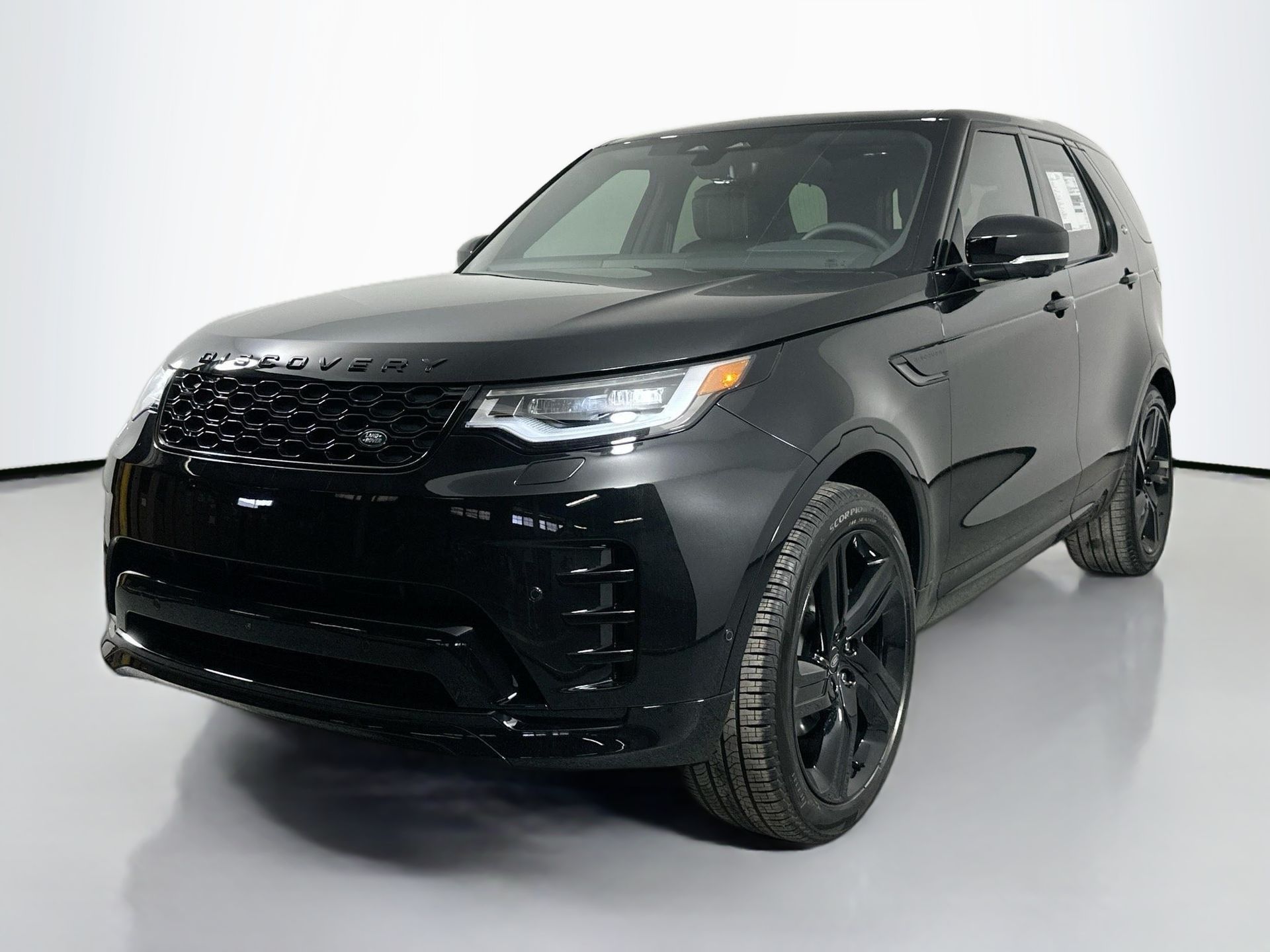 2024 Land Rover Discovery Dynamic SE