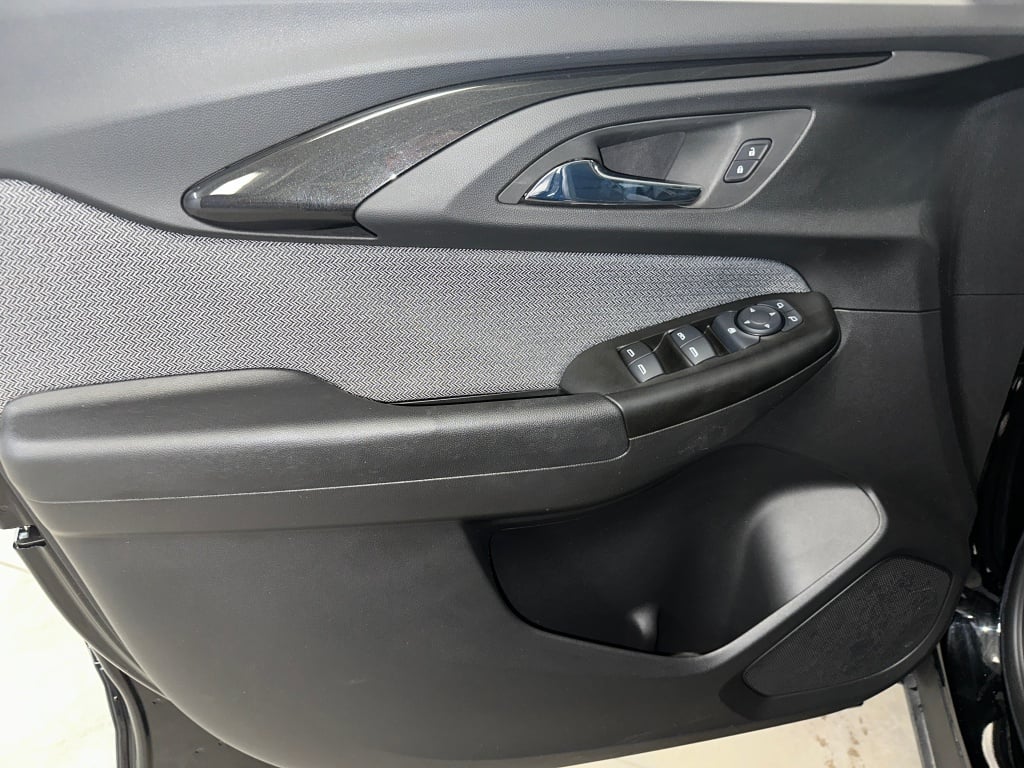 2022 Chevrolet Trailblazer LT photo 4