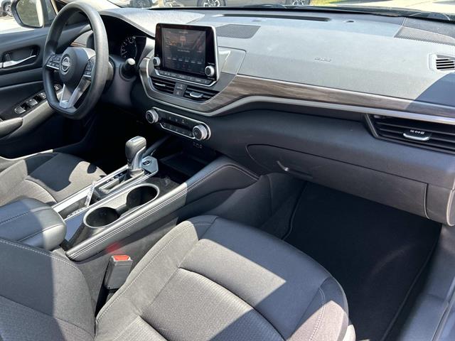 2023 Nissan Altima 2.5 SV photo 21