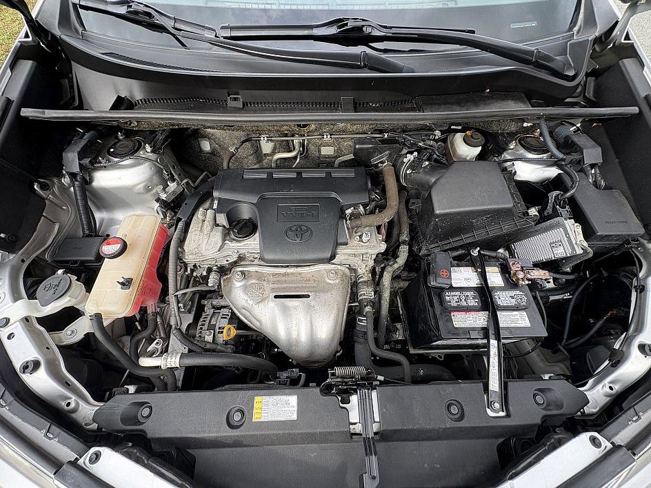 2015 Toyota RAV4 LE photo 24