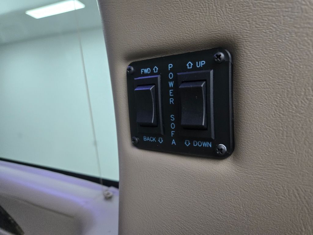 2023 Gmc Savana 2500 Cargo photo 7