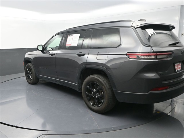 2024 Jeep Grand Cherokee Altitude photo 3