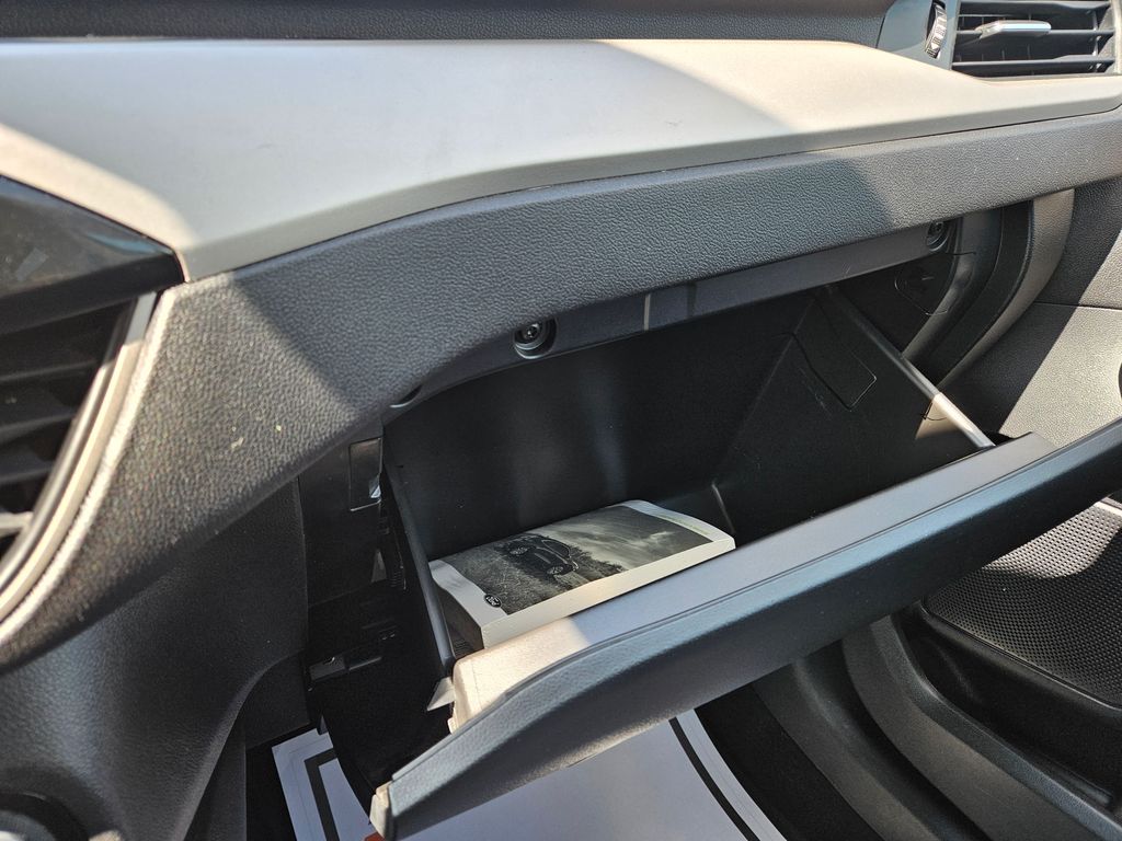 2022 Ford Escape Hybrid SE photo 18