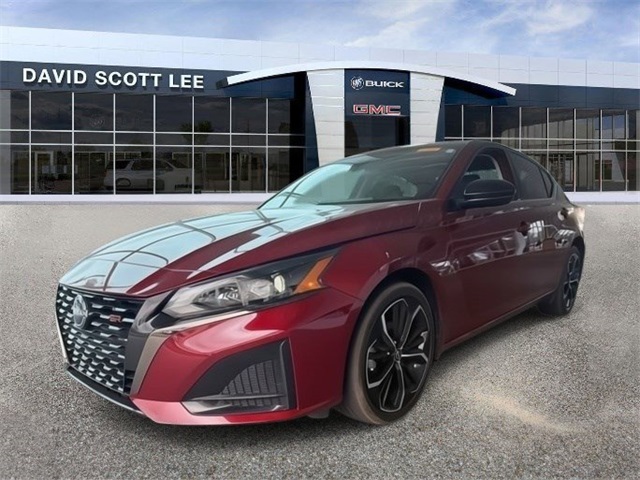 2023 Nissan Altima 2.5 SR photo 3