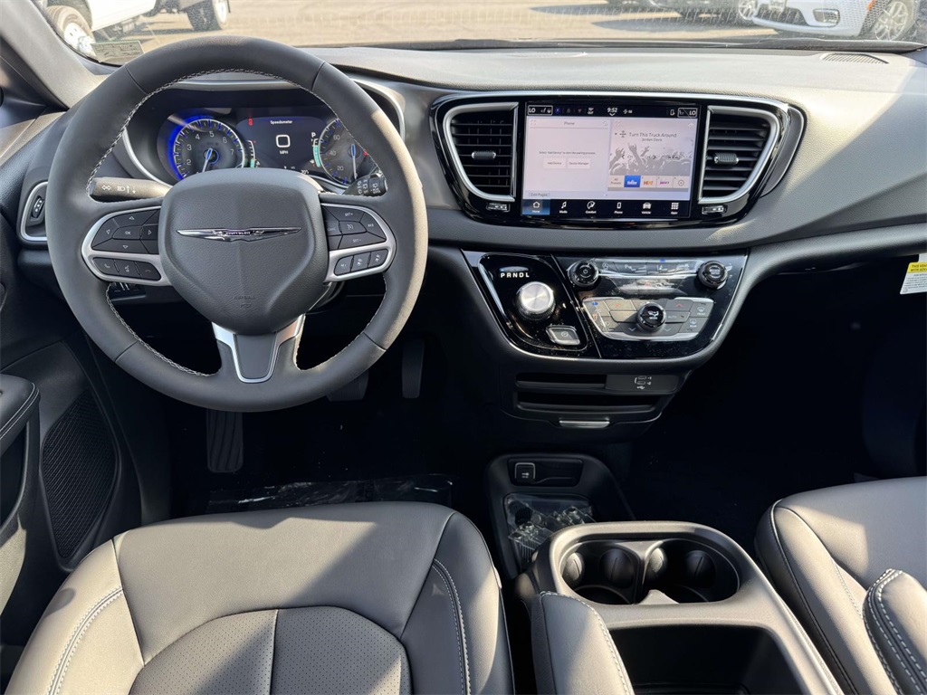 2026 Chrysler Voyager LX photo 16
