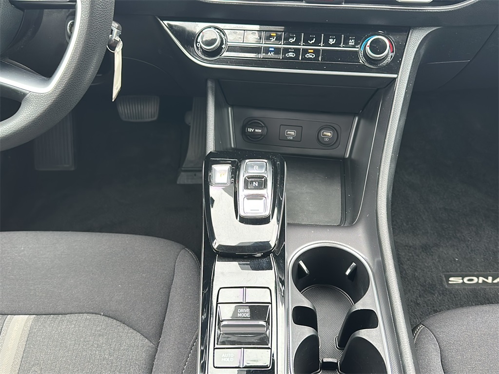 2023 Hyundai Sonata SE photo 9