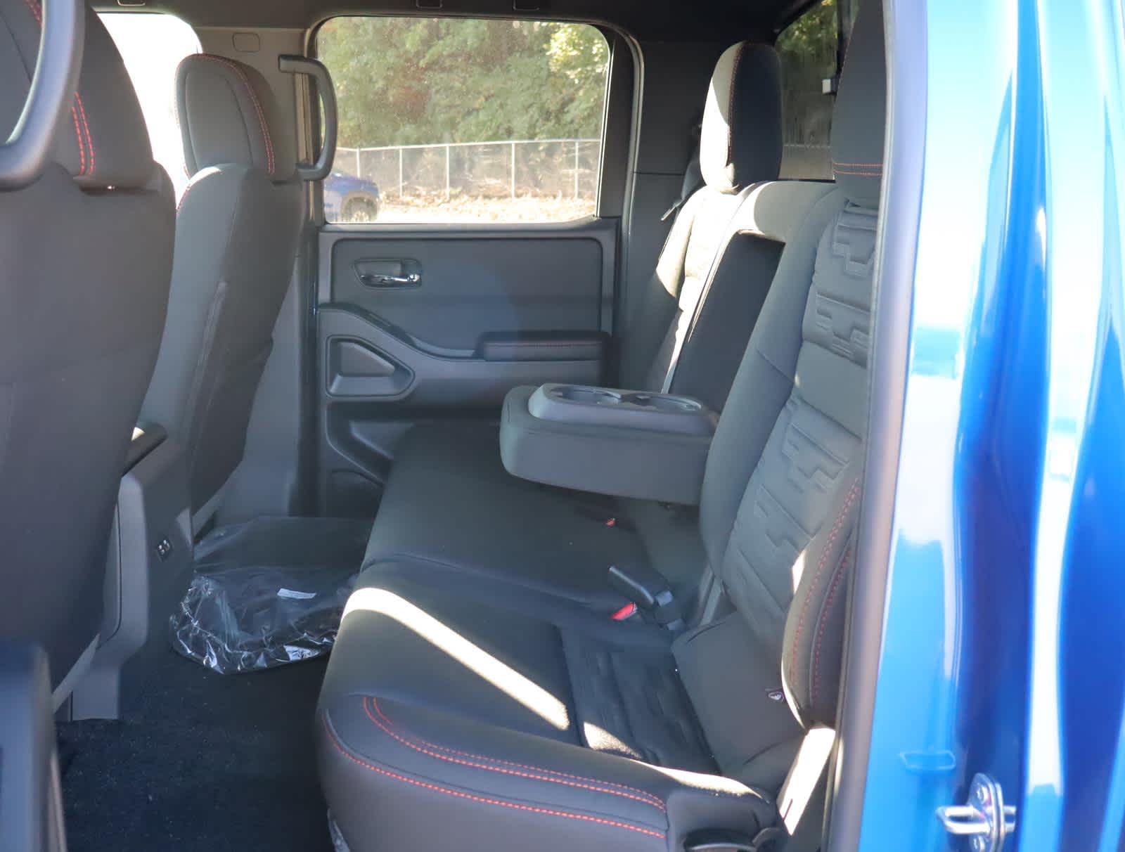 2025 Nissan Frontier PRO-4X photo 14