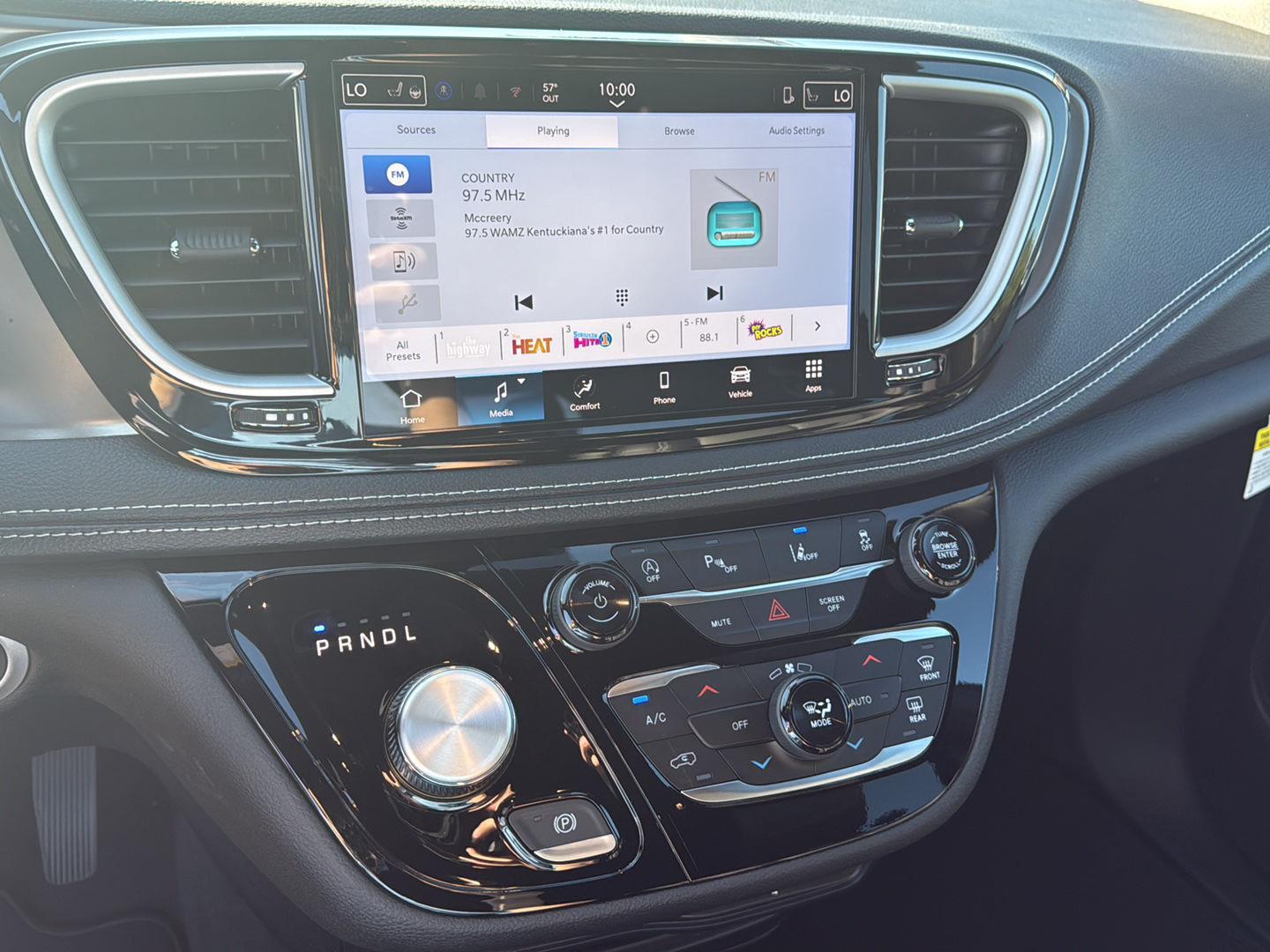 2026 Chrysler Pacifica photo 6
