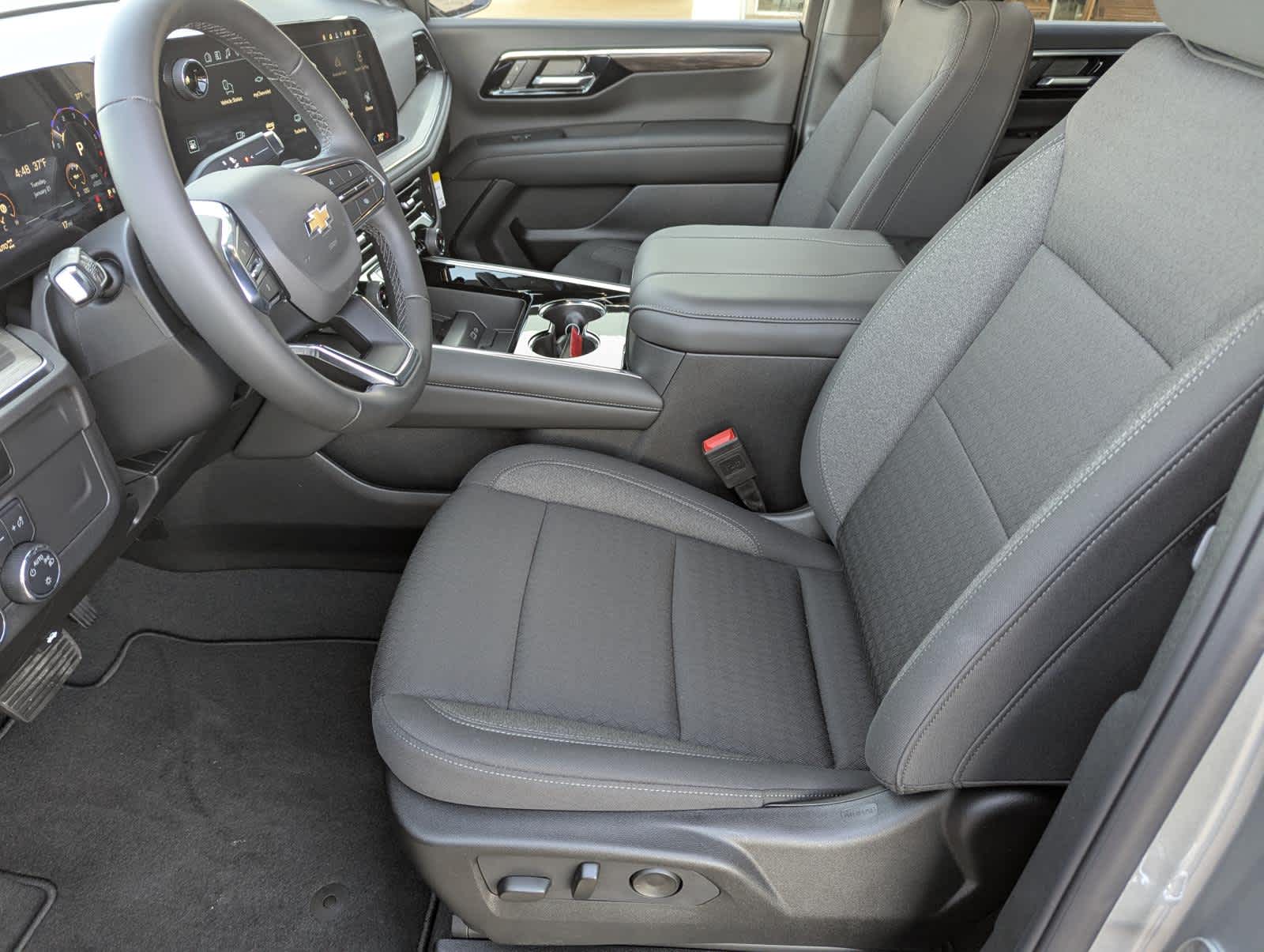 2025 Chevrolet Tahoe LS photo 8