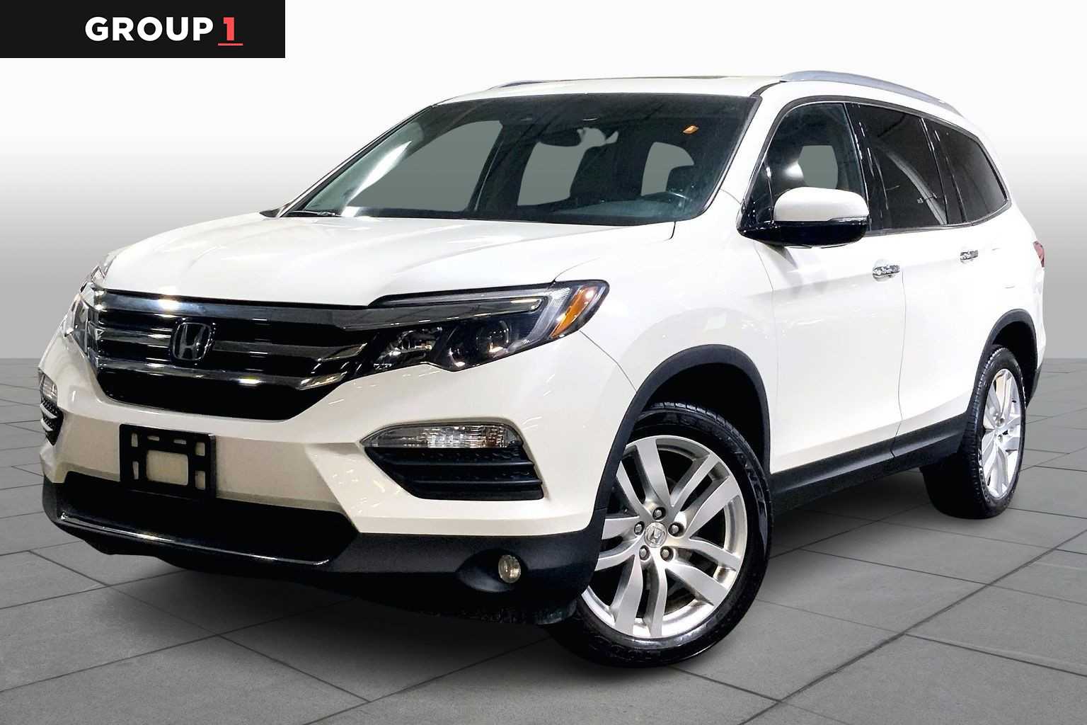 2018 Honda Pilot Elite's photo