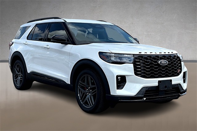 2025 Ford Explorer ST photo 2