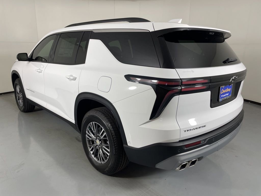 2026 Chevrolet Traverse photo 2
