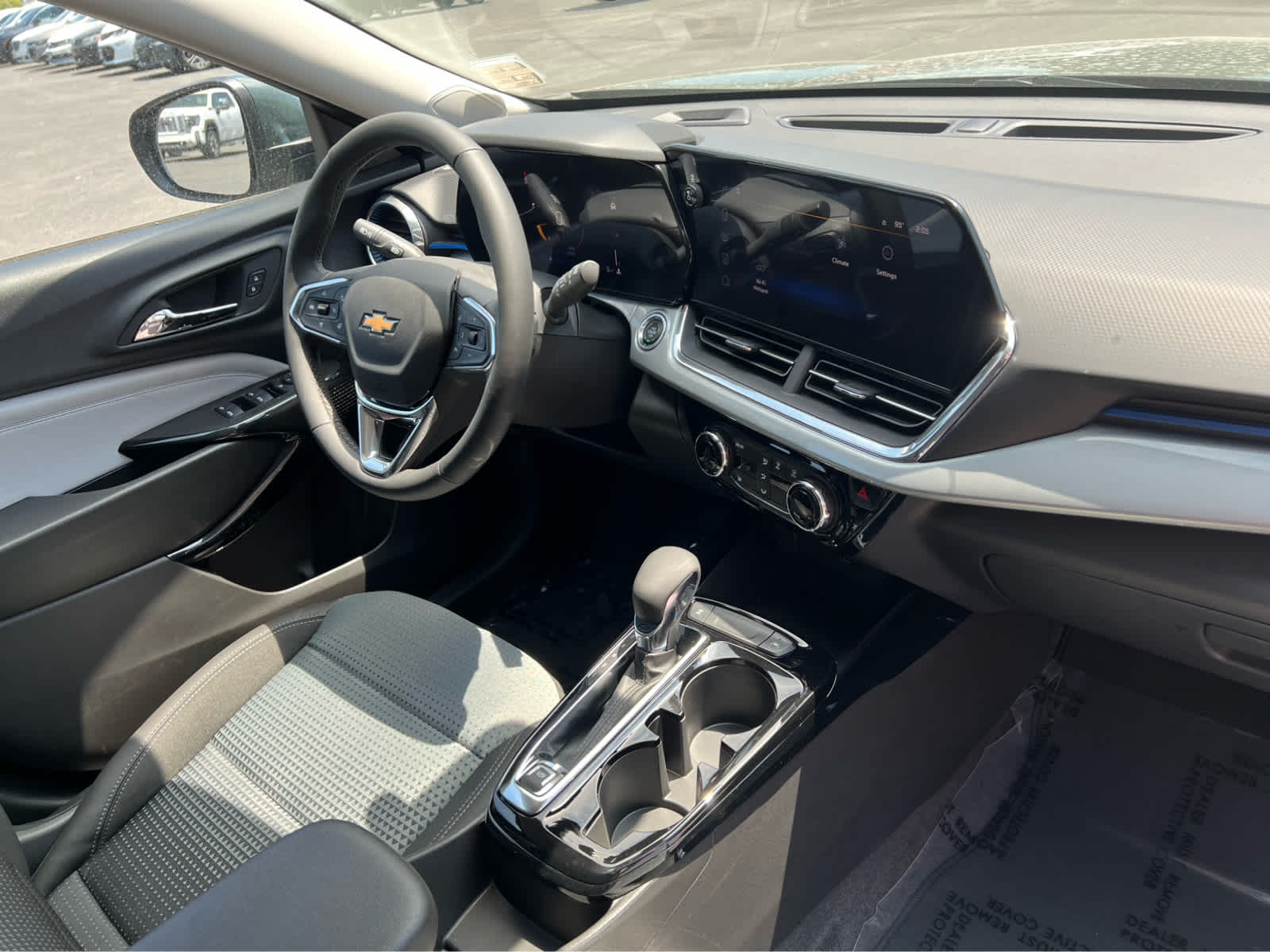 2025 Chevrolet Trax photo 25