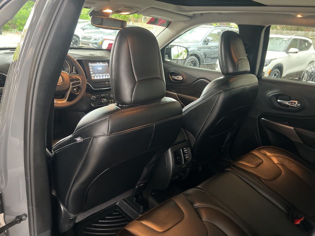 2022 Jeep Cherokee Latitude Lux photo 10