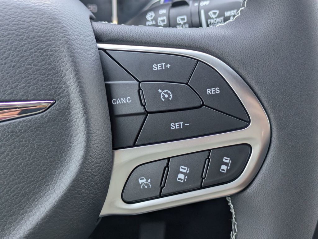 2026 Chrysler Pacifica photo 16