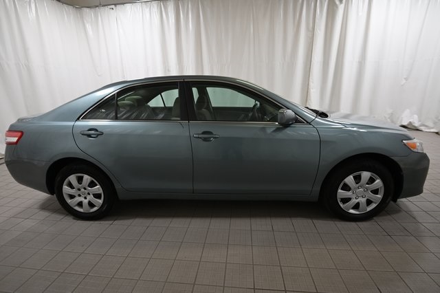2011 Toyota Camry photo 10