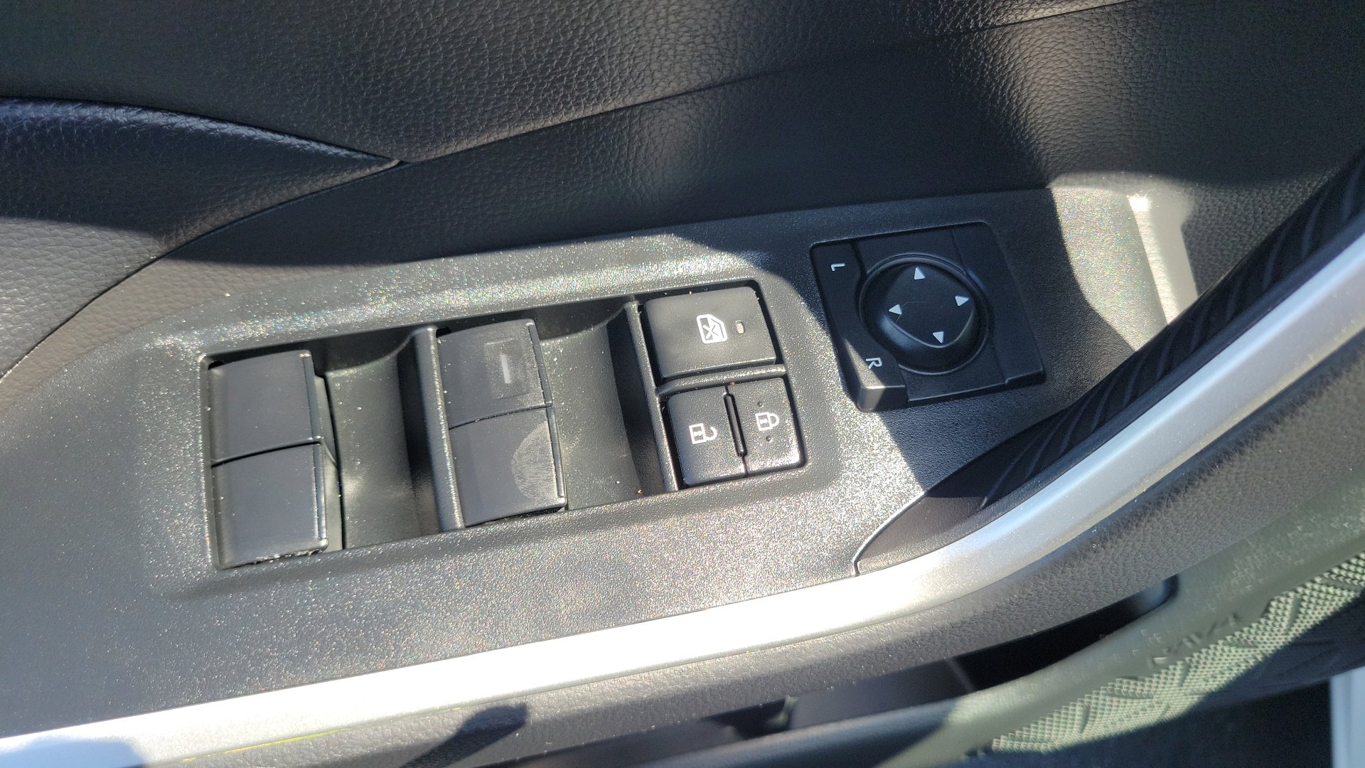 Used 2024 White Toyota LE image 20