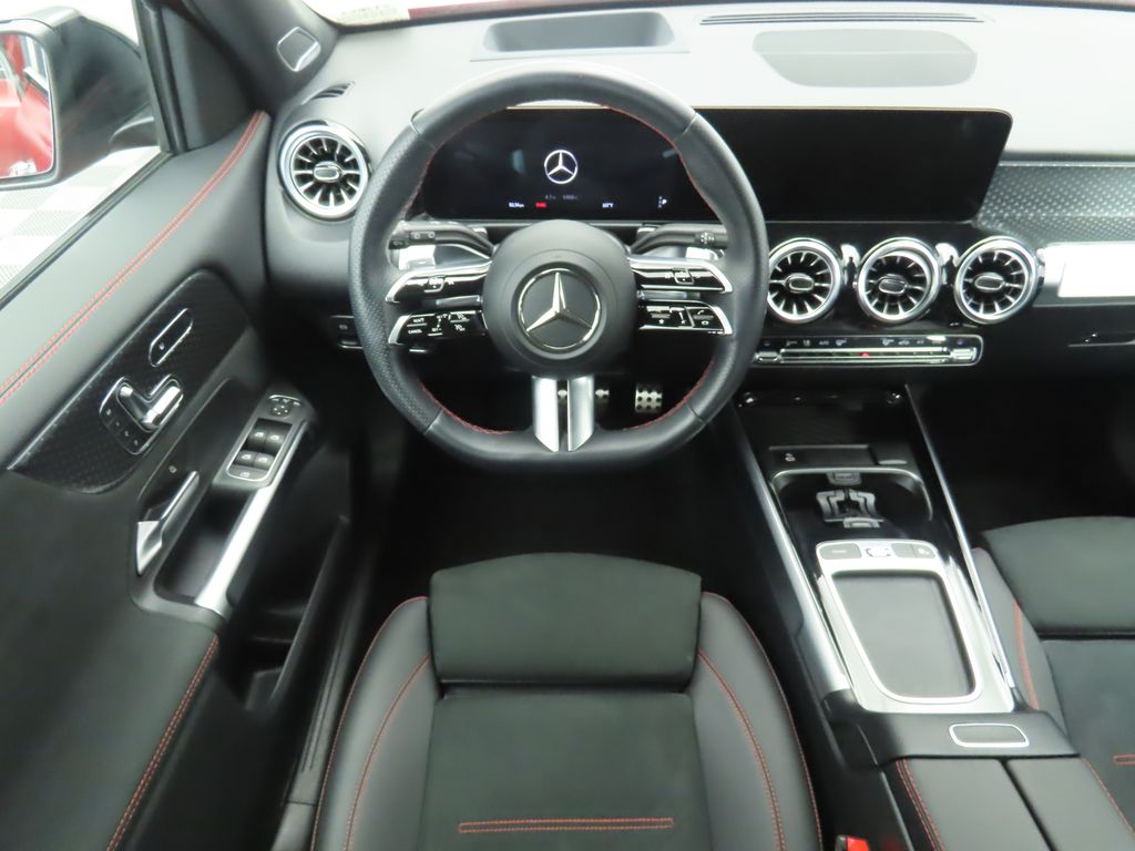 2025 Mercedes Benz GLB 250 photo 10