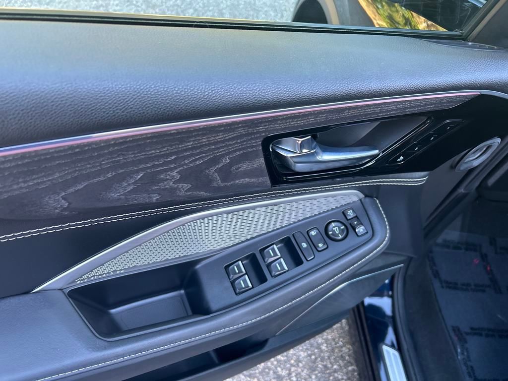 2023 Acura MDX Advance SH-AWD photo 12