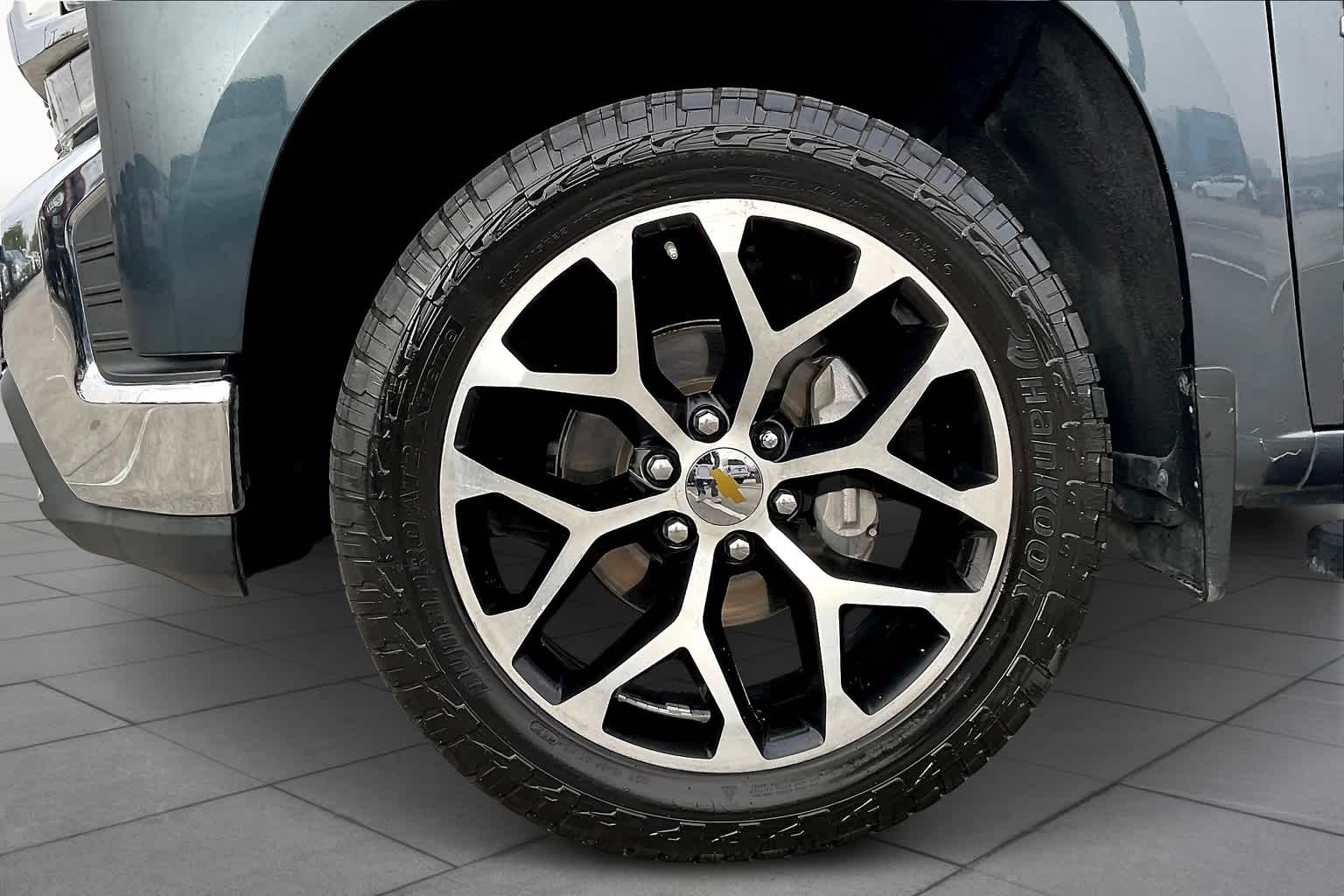 2019 Chevrolet Silverado 1500 LT photo 6