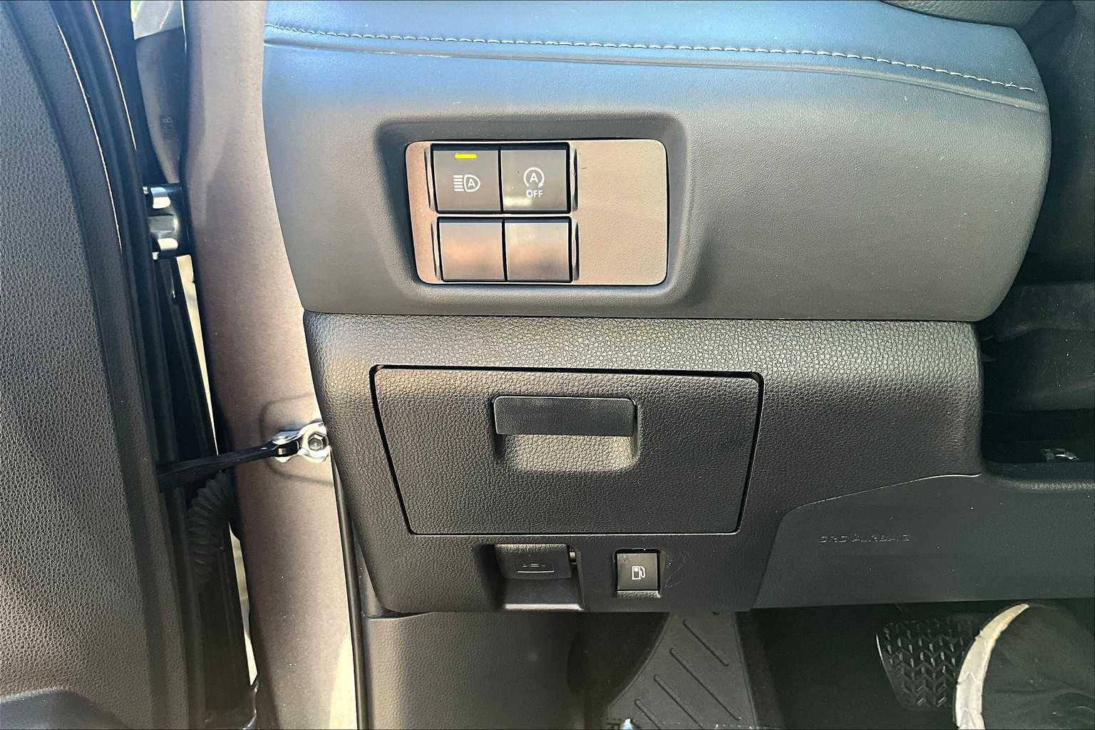 2023 Toyota Highlander L photo 30