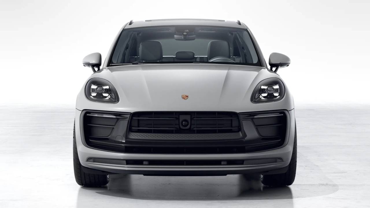 2026 Porsche Macan T photo 8