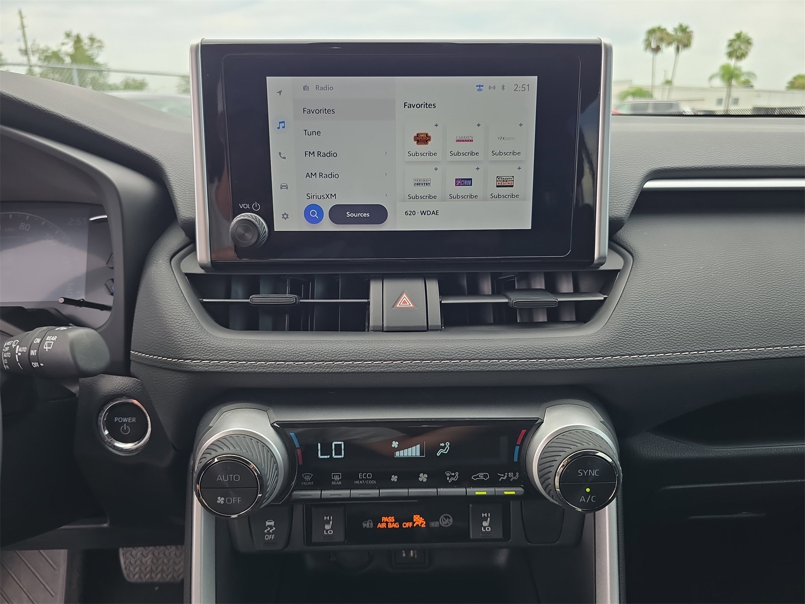 2024 Toyota RAV4 Hybrid XLE photo 17