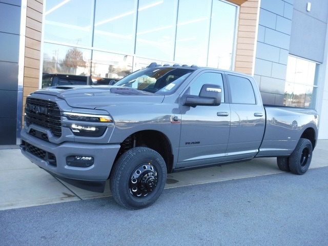 2026 RAM Ram 3500 Pickup Laramie's photo