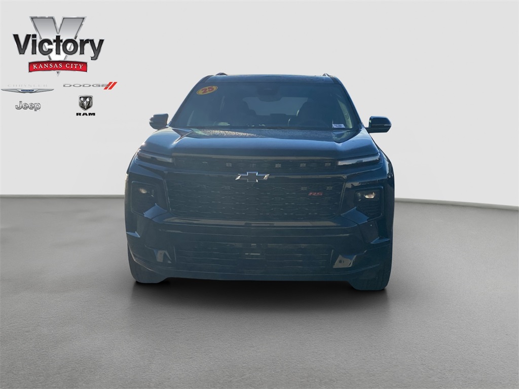 Used 2025 Chevrolet Traverse RS with VIN 1GNEVLRS3SJ271801 for sale in Kansas City