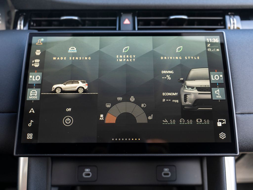 2024 Land Rover Discovery Sport S photo 21