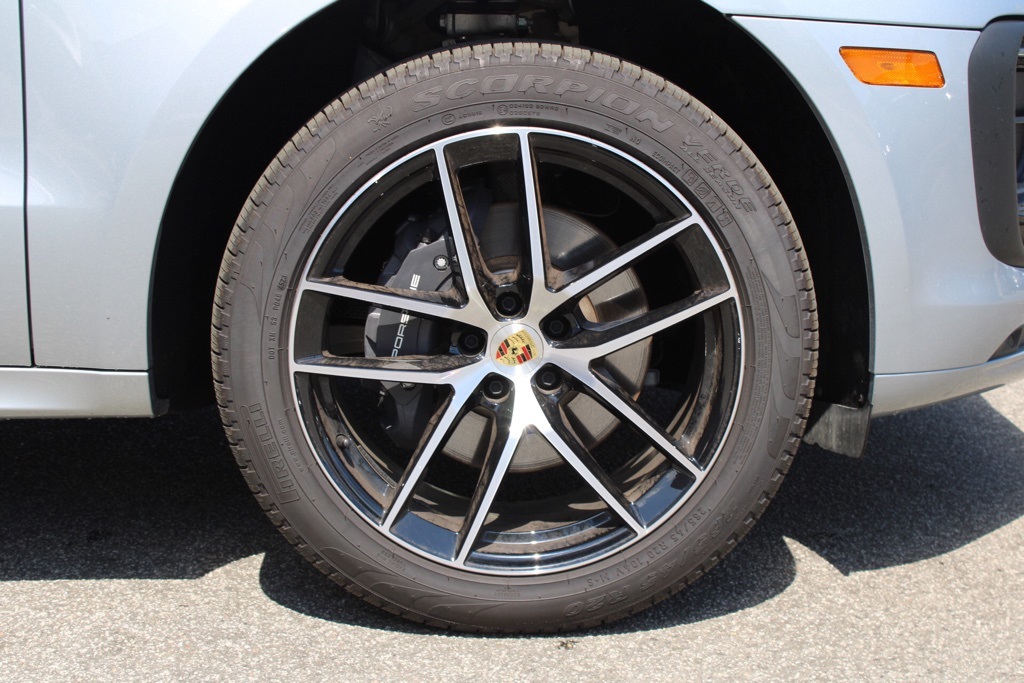 2024 Porsche Macan Base photo 14