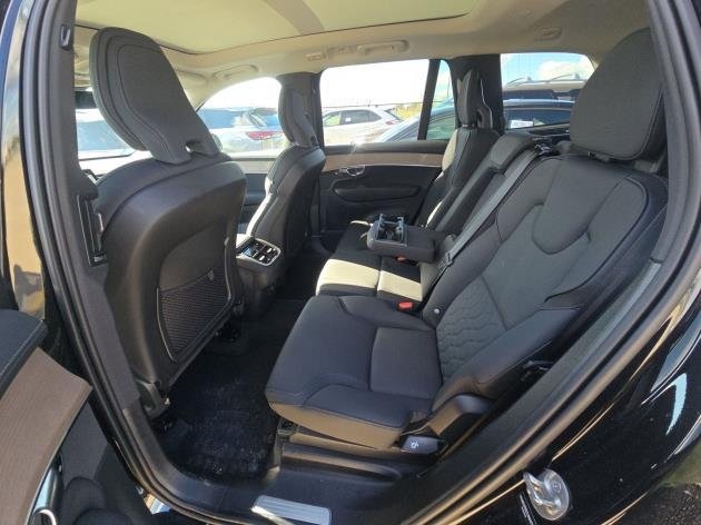 2025 Volvo XC90 Plus photo 2
