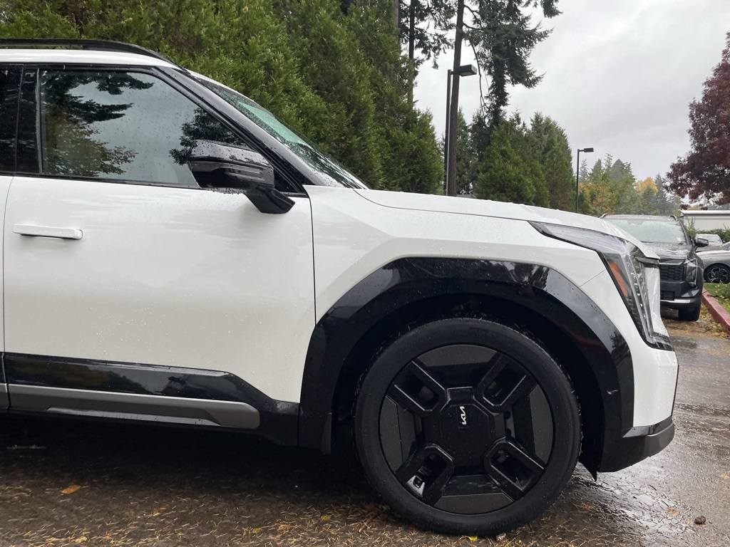 Used 2024 Kia Ev9 GT-Line with VIN KNDAEFS59R6051573 for sale in Gladstone, OR