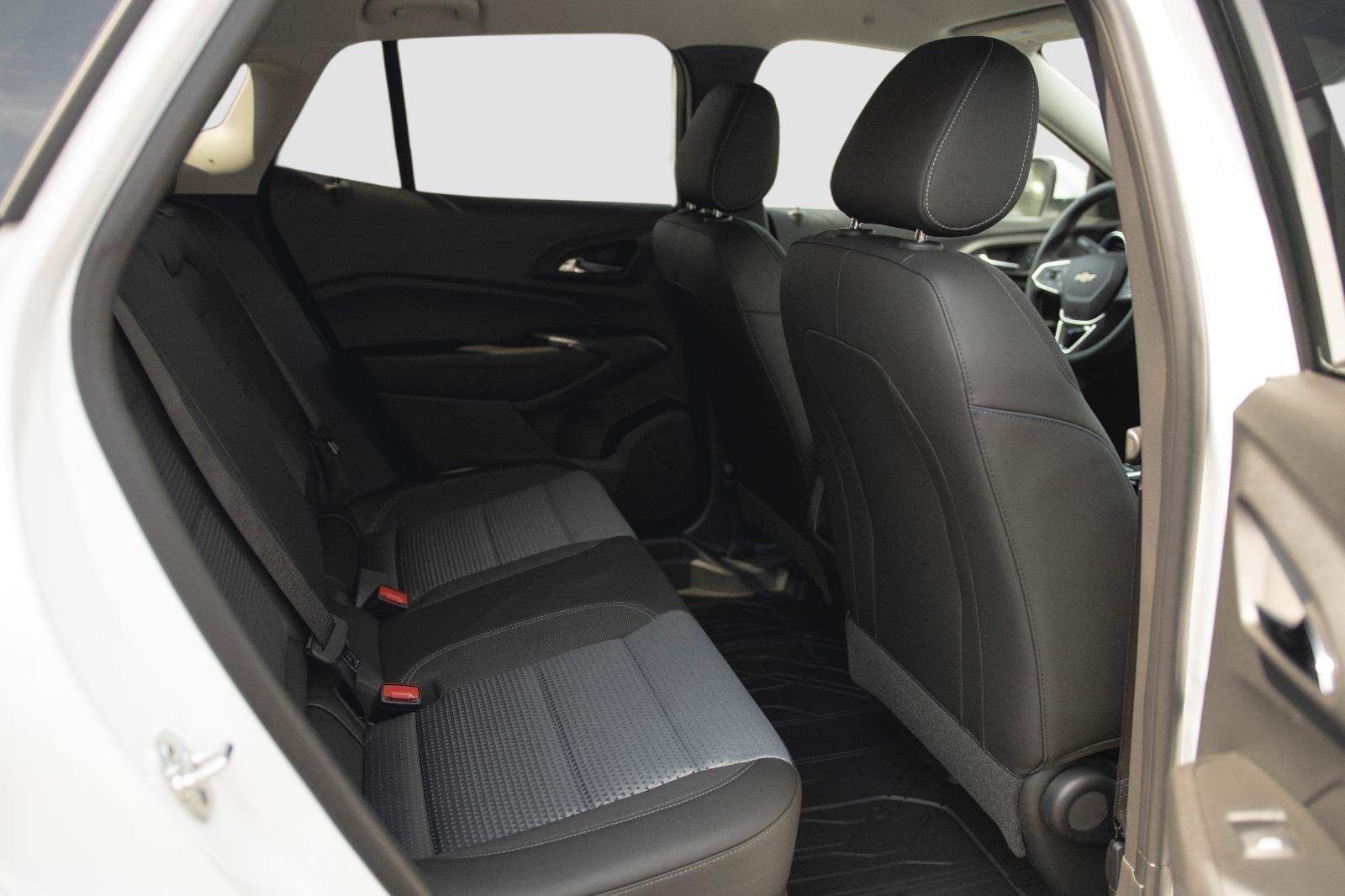 2025 Chevrolet Trax LT photo 19