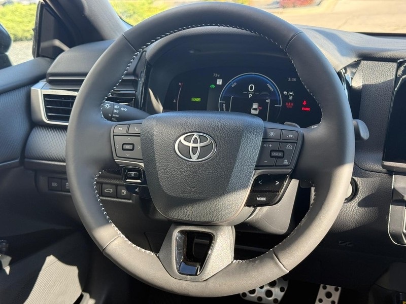 2026 Toyota Camry SE photo 13