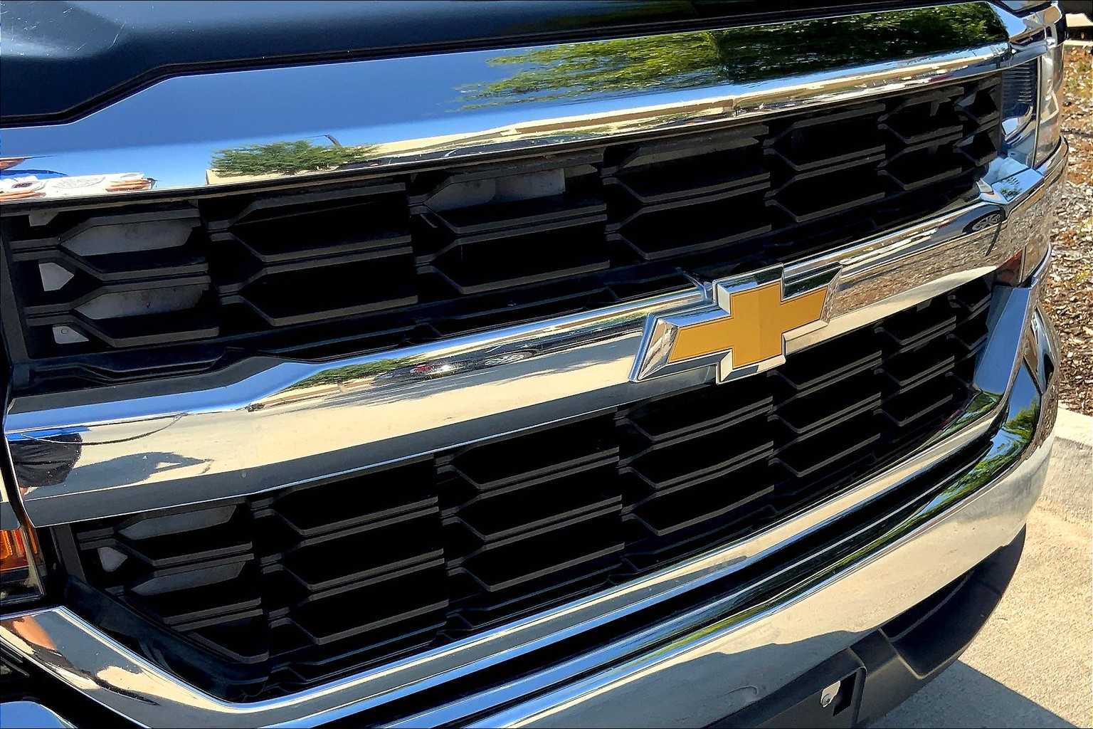 2018 Chevrolet Silverado 1500 LT photo 24