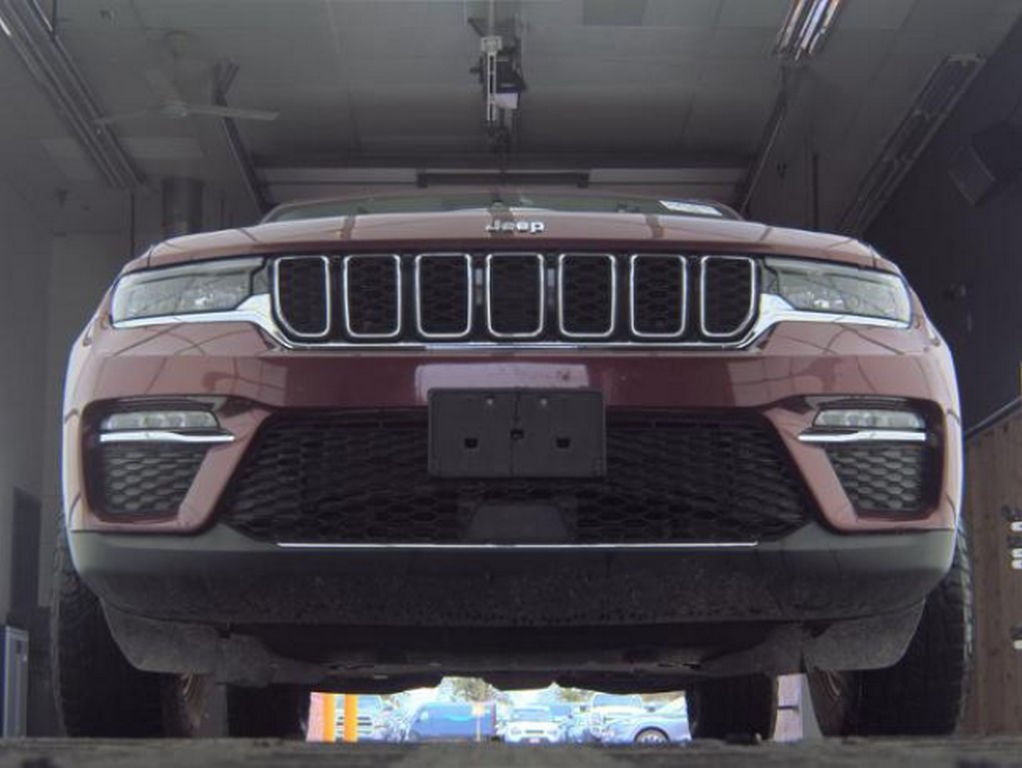 2023 Jeep Grand Cherokee Limited photo 3
