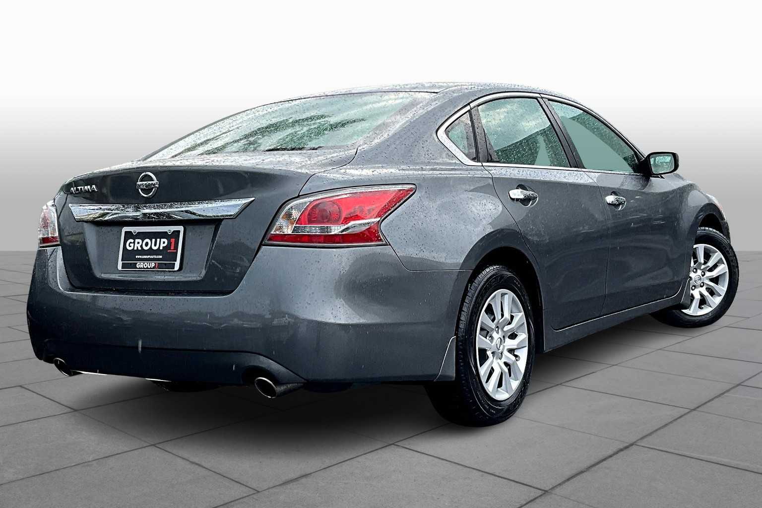 2015 Nissan Altima 2.5 S photo 11