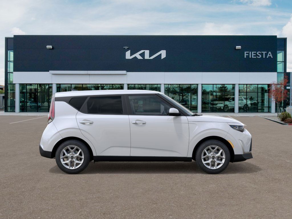 2025 Kia Soul S photo 4