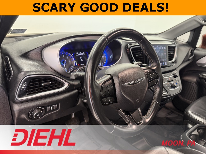 2018 Chrysler Pacifica Touring L photo 25