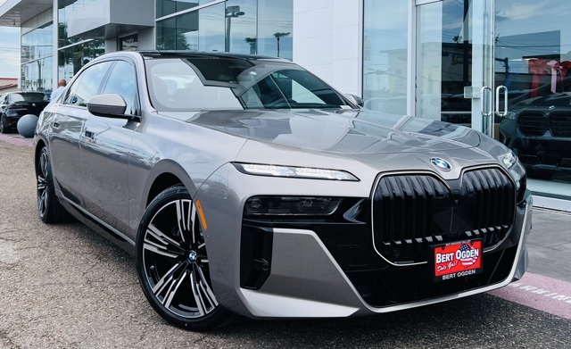 New 2025 Oxide Grey Metallic BMW 760i xDrive image 1