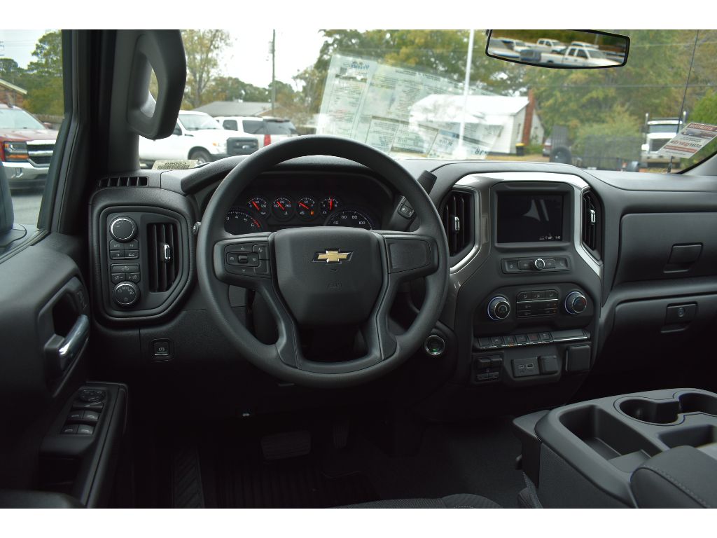 2025 Chevrolet Silverado 1500 Custom photo 10
