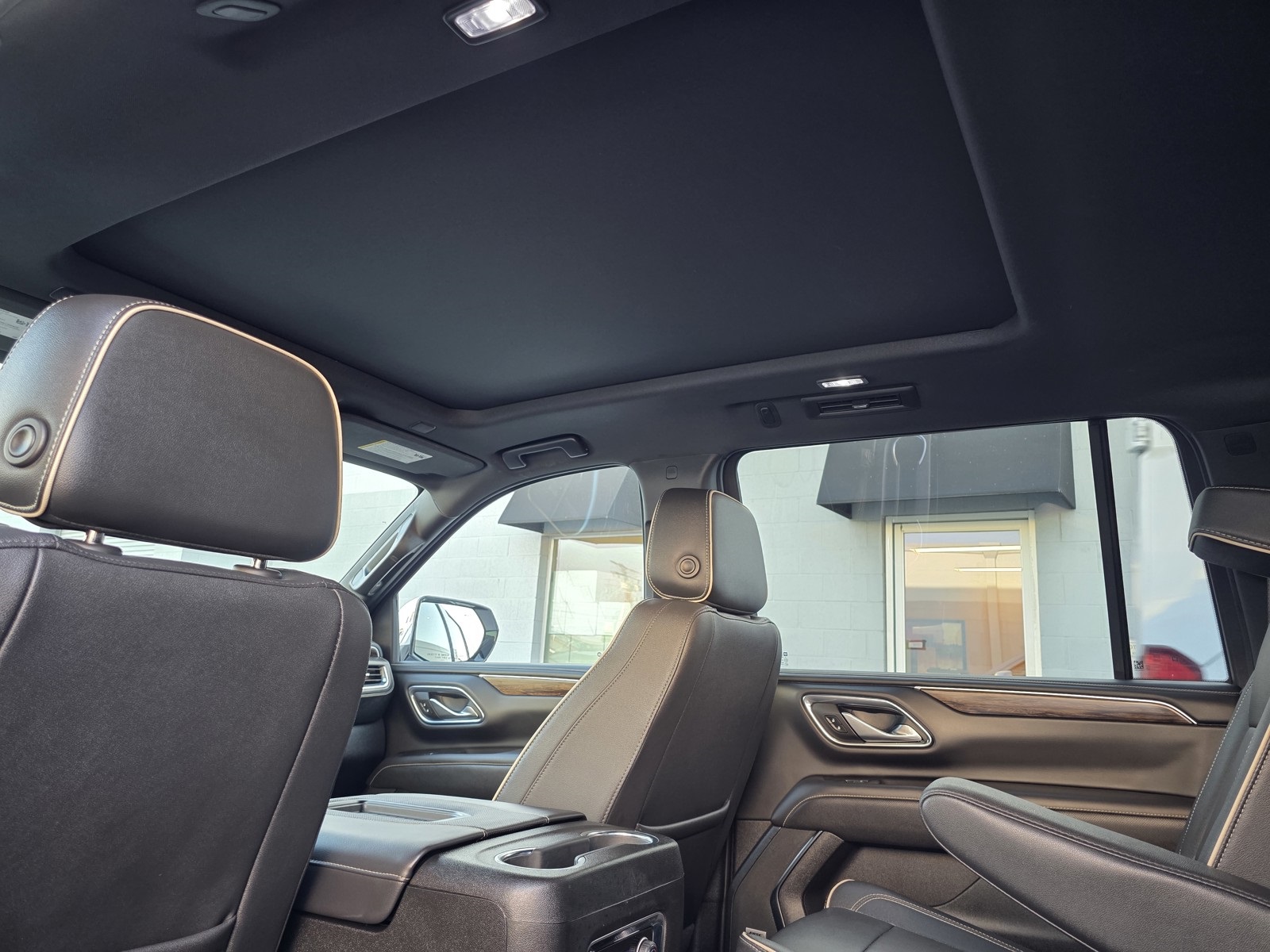2023 Chevrolet Suburban Premier photo 17