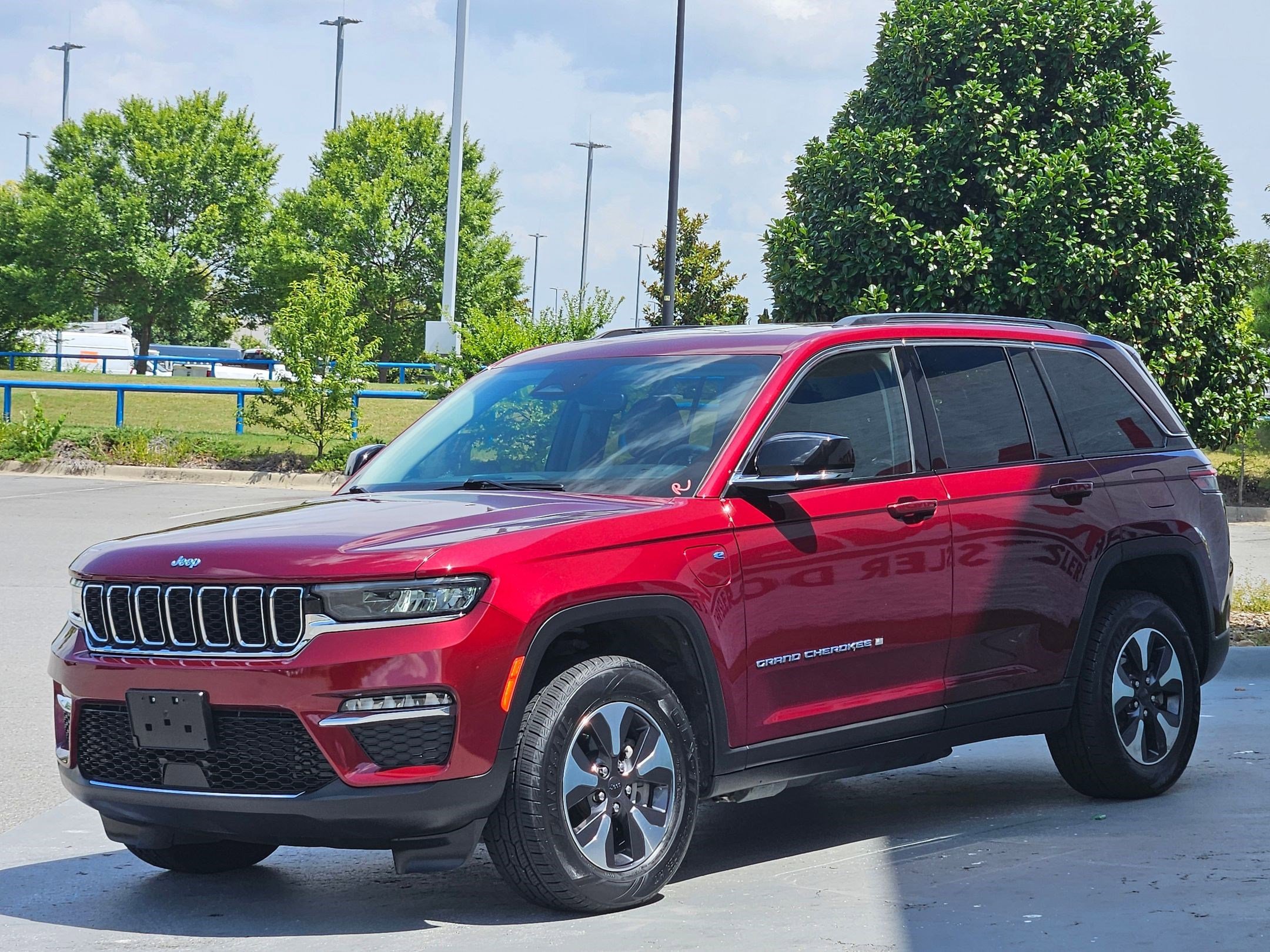 2023 Jeep Cherokee 4xe photo 3