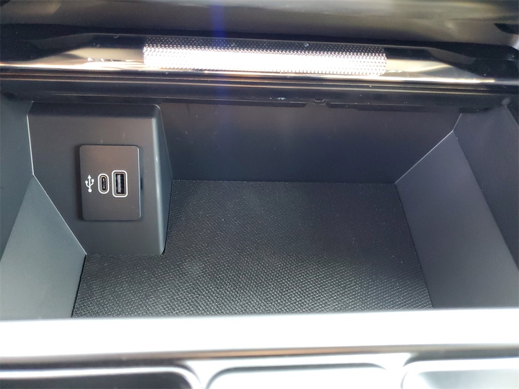 2025 Ford F-150 Lariat photo 17