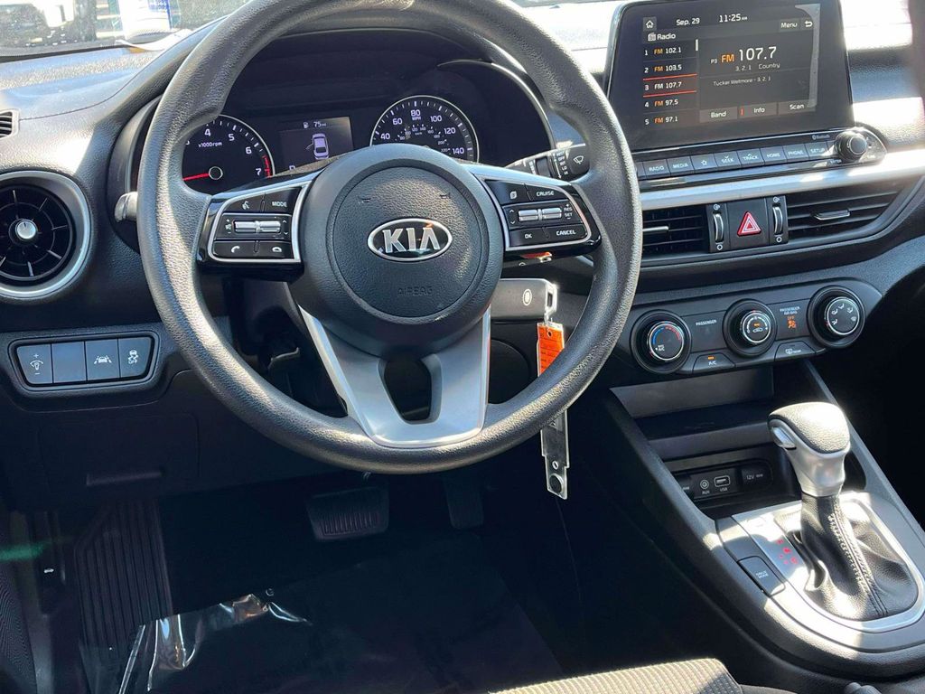 2021 Kia Forte LXS photo 2