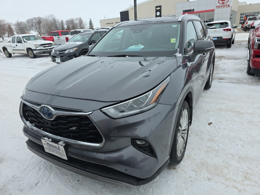 2022 Toyota Highlander Platinum's photo