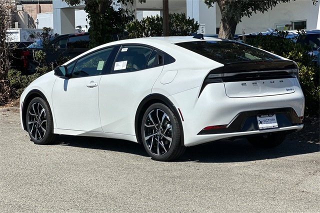 2026 Toyota Prius Plug-in Hybrid XSE photo 6